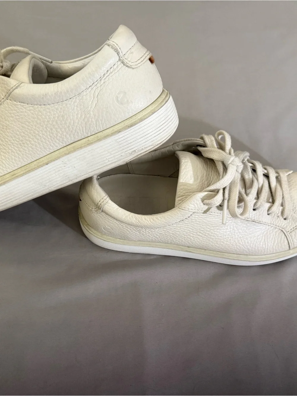 Ecco Classic Women's White Soft 60 Leather Sneakers - Clean Everyday Style